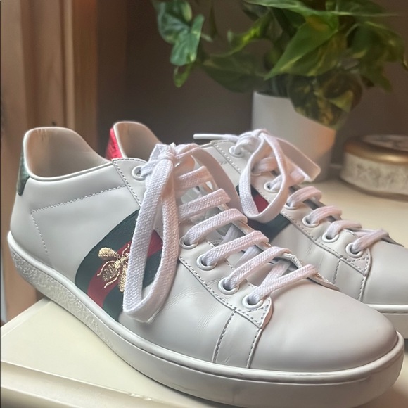 Gucci White Leather Women’s Sneakers - Picture 4 of 6